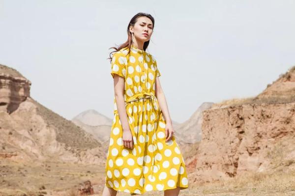 素匠女装 SU JIANG 深圳素匠女装清新黄白波点连衣裙